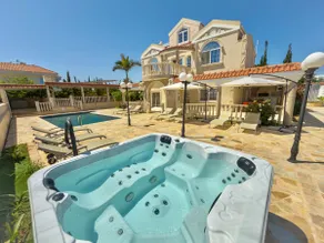 Sea front villa Natalia - Image 2