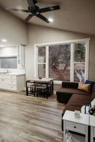 Cozy Modern cottage on 10 acres - Image 4
