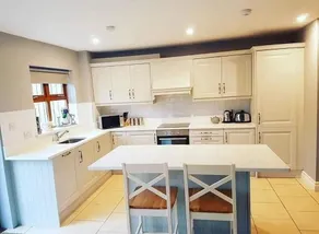 Stylish 3BR Home | Walk to Town | Free Parking - Image 5
