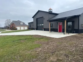The cozy red barn. - Image 2
