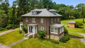 Private Luxury Estate, Hot Tub, 3 King Beds, NRG - Image 2