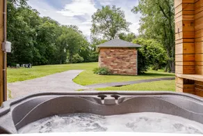 Private Luxury Estate, Hot Tub, 3 King Beds, NRG - Image 4