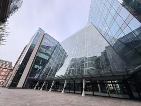 Modern 2 Bed Apartment Near Leeds Station Sleeps 5 - Image 3