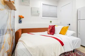 Independent Suite/King Bed/Sofa Bed/ensuite bath - Image 2
