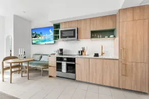 30th Floor | Stunning Views | Downtown Miami - Image 3