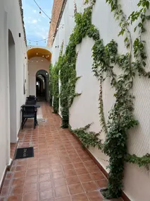 Downtown/WiFi/SmartTV/10 min to Poliforum/private/kitchen - Image 4