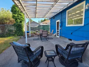 The Blue Bungalow - South Eugene - Image 4