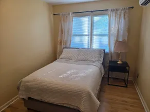 The Blue Bungalow - South Eugene - Image 5