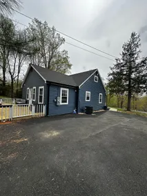 Little blue house - Image 2