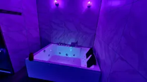 L&A Home and Spa, baignoire jacuzzi - Image 4