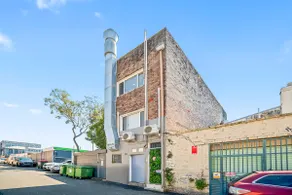 3BR Hideaway with A/C Near CBD, Crown St & Parks - Image 5