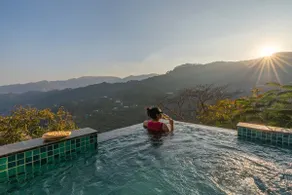 8BR |Heated Infinity Pool|StayVist Ilika @Kasauli - Image 4