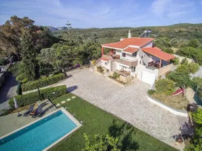 VILLA APELLA - PRIVATE HEATED POOL - Image 5
