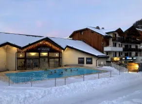 8/10 people, 3 bedrooms, At the foot of the slopes, Pool - Image 3