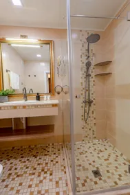 Excellent 2BR Flat In downtown - Image 4