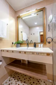 Excellent 2BR Flat In downtown - Image 5