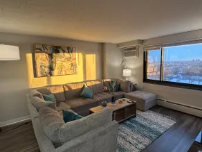 Cozy downtown condo - Image 4