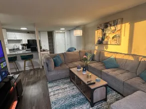 Cozy downtown condo - Image 3