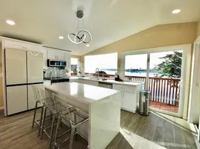 Waterfront Home in Bodega Bay! 3Beds, 2Baths & panoramic ocean views - Image 5