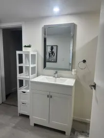 Newly renovated, clean and cozy rancher - Image 5