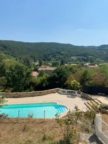 Rustic-chic apartment in the Cévennes, ground floor of a house - Image 2
