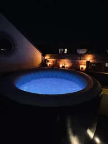 Private Loft with Rooftop & Jacuzzi in City Center - Image 3