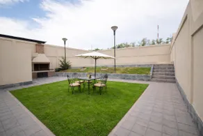 Casa Syrah | Pool, grill, and pool for groups - Image 3