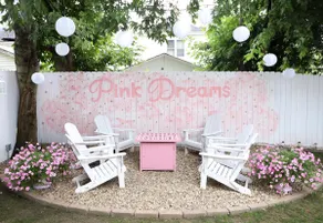 Pink Dreams Cottage: Hot Tub, Fire Pit, BBQ & More - Image 2