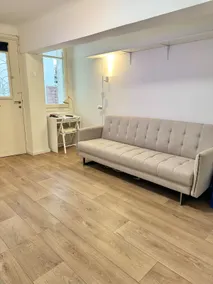 Cosy studio flat with outdoor space - Image 4
