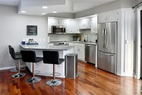 Quiet condo with king suite 4 miles from the beach - Image 5