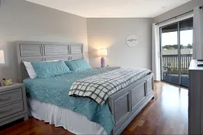 Quiet condo with king suite 4 miles from the beach - Image 2
