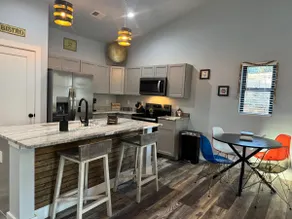Hubcityhaven 2 New 3Br 2Ba - Image 5