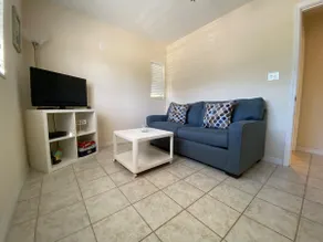 Cozy clean duplex - Image 2