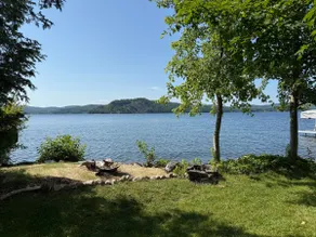 4BR Lakeside house, waterfront views, porch, w/d - Image 5