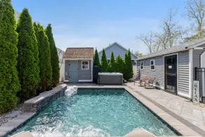 Bayside Salt Water Pool Oasis - Image 5