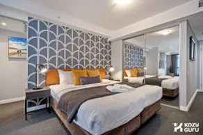 KozyGuru | Sydney CBD | Haymarket 2 Bed Studio - Image 4