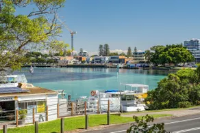 Lakeside Dreaming Wifi Netflix Full Air Con - Image 5