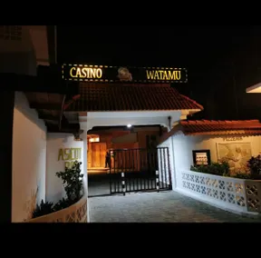 Apartment facing the pool and a short walk from the sea - Image 4