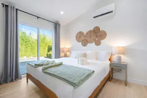 Refreshed Designer House w OutdoorKit & KingBed - Image 4