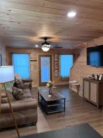 Cozy cabin vibes|2br|2 min to Pigeon Forge Parkway - Image 2