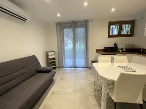 Le Sinsat Apartments no. 2 - Image 3