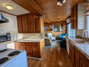 Lake Front Home with Guest Cottage (Pets Welcome) - Image 5