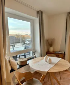 Modernes Studio mit Balkon & Seeblick am Biggesee - Image 4