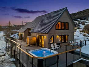 Beautiful Alpine Retreat|Hot Tub & Sauna|360 Views - Image 4