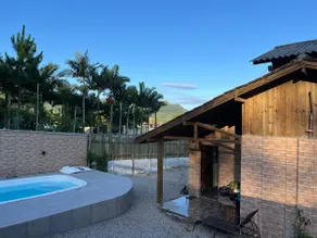 Country house with swimming pool - Image 2