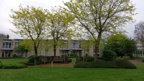 Apartment in park - Image 3