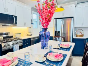 Easy NYC Commute • Fast WiFi • Parking + Laundry - Image 2