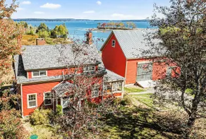 Coastal Red Farmhouse w/Firepit - Image 2