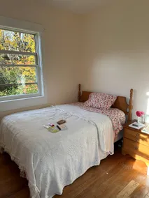 Beautiful Log Cabin with a Mountain View - Image 3