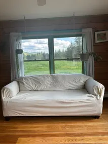 Beautiful Log Cabin with a Mountain View - Image 2